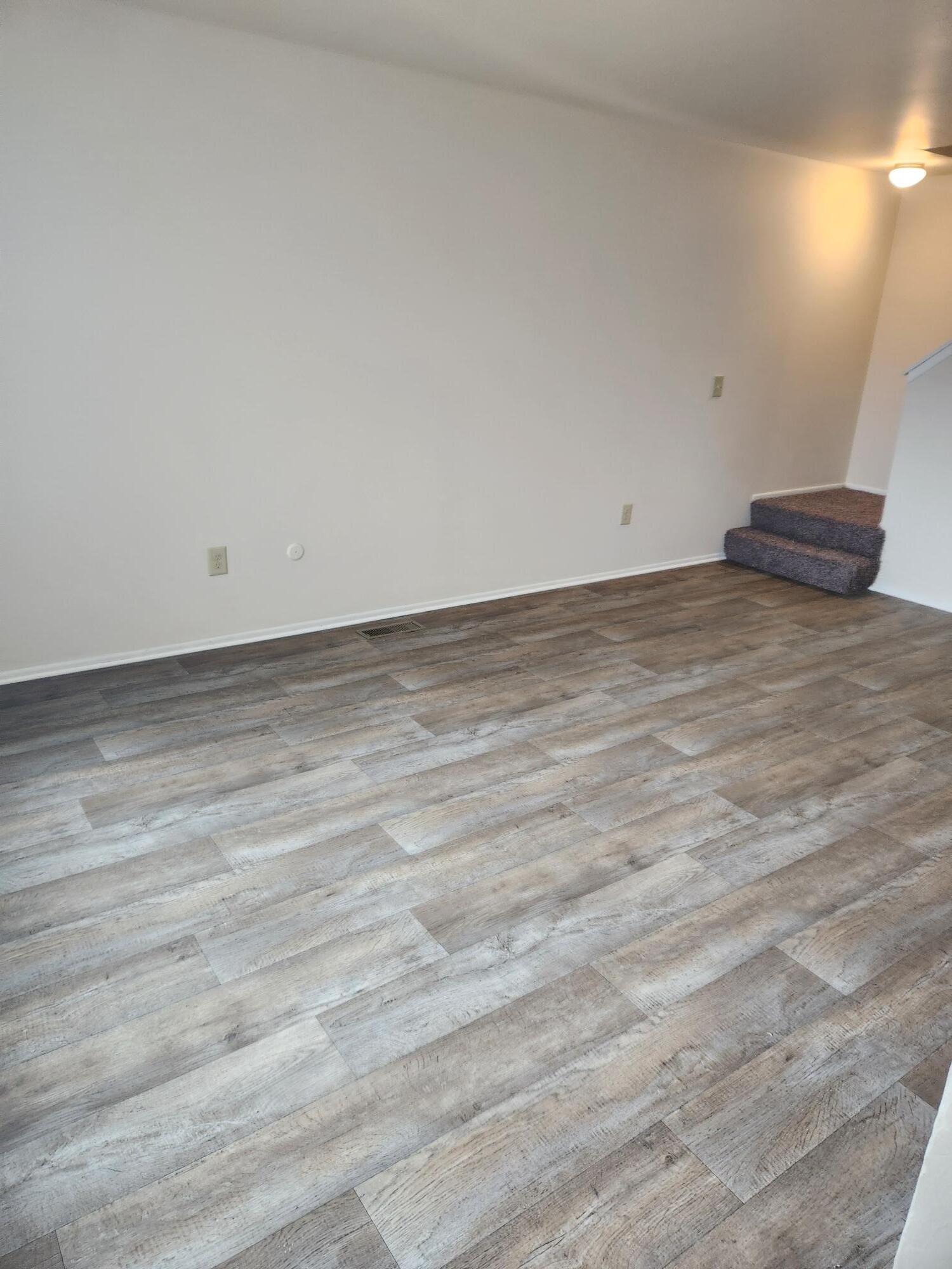 Building Photo - Heritage Glen Townhomes