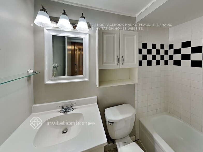 Building Photo - 16012 Sharewood Dr