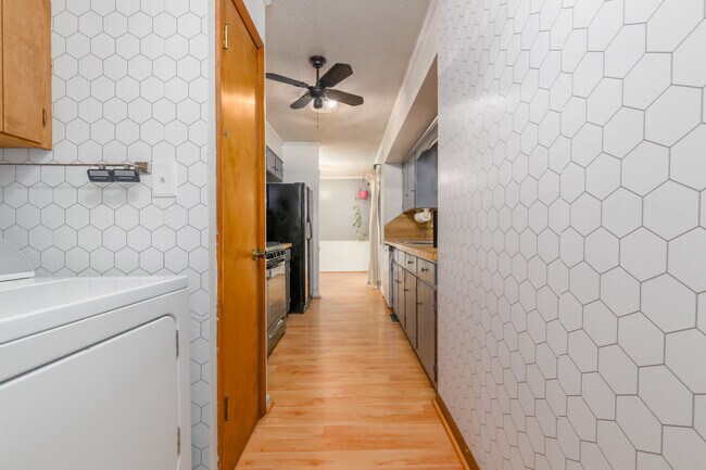 Laundry room - 1500 Brookdale Dr