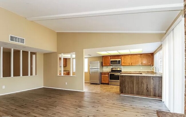 Building Photo - 2308 Escalante Ave