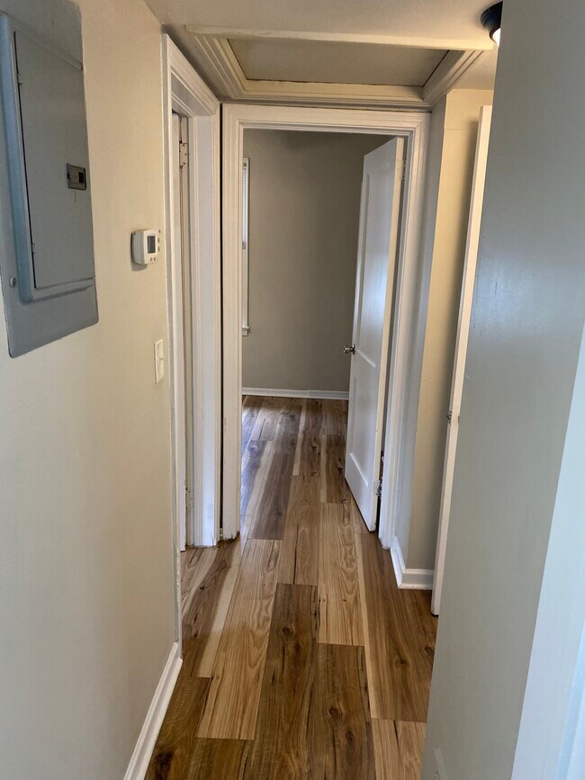 Building Photo - 2046 W 17th St