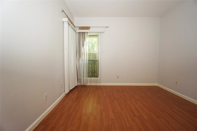 Building Photo - 6602 Harbor Town Dr