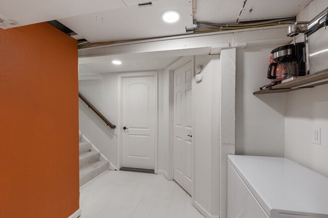 Building Photo - 3009 Poppleton Ave