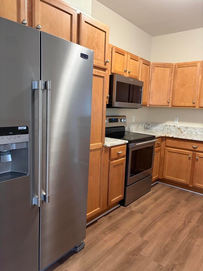 Building Photo - 534 Constitution St