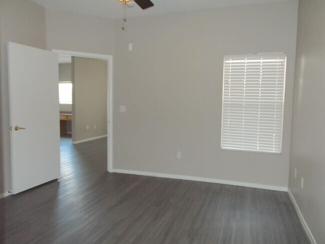 Building Photo - Bright Ground-Floor Condo in Gated Traverse Point with Pool & Spa Amenities