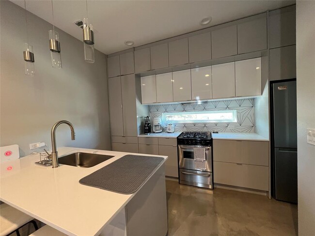 Building Photo - 2108 Tillery St