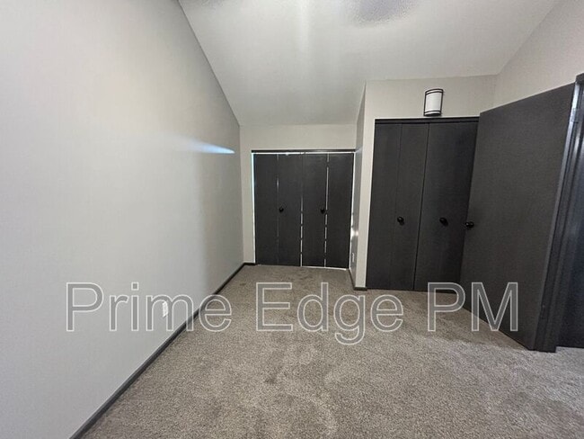 Building Photo - 1741 Ridgehaven Ct