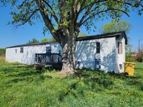 Building Photo - 121 Connector Rd