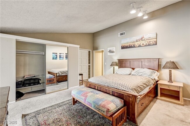 Building Photo - 1914 Ottawa Dr