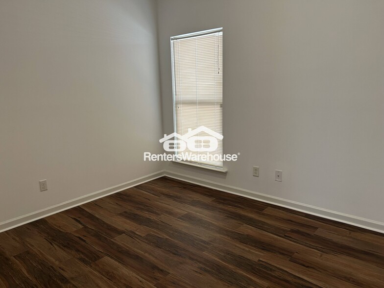 Building Photo - 5881 Cheshire Cove Trail