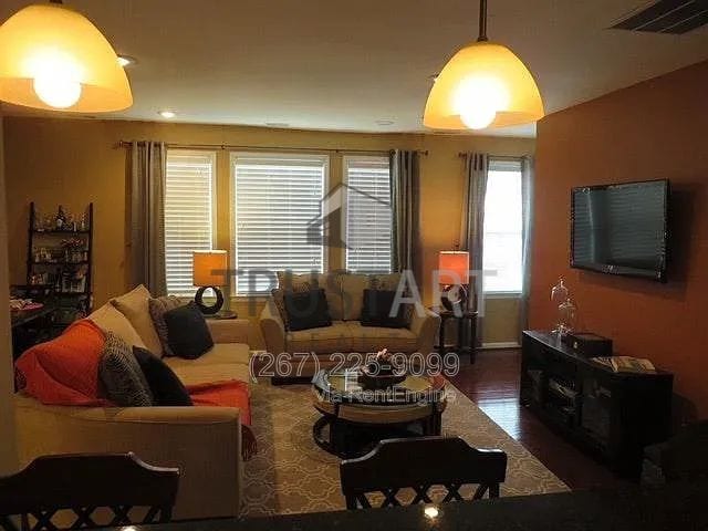 Building Photo - 4421 Driftwood Dr