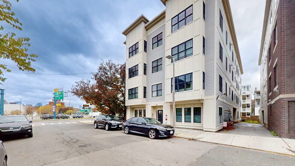 Building Photo - 186 Havre St