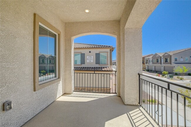 Building Photo - 206 Callen Falls Ave