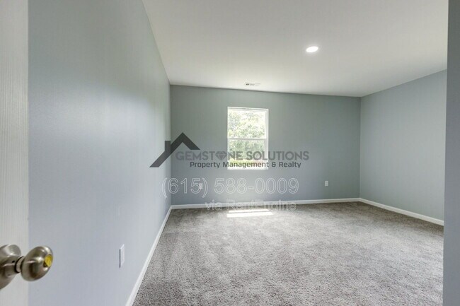 Building Photo - 2930 Primrose Cir