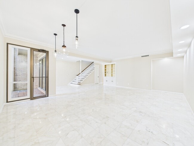 Building Photo - 7608 Del Monte Dr