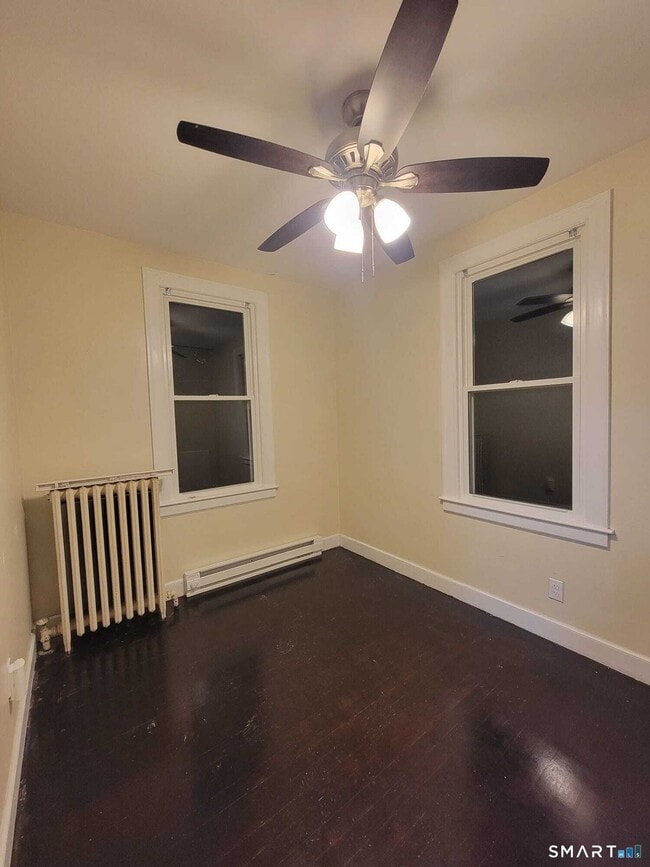 Building Photo - 564 High St