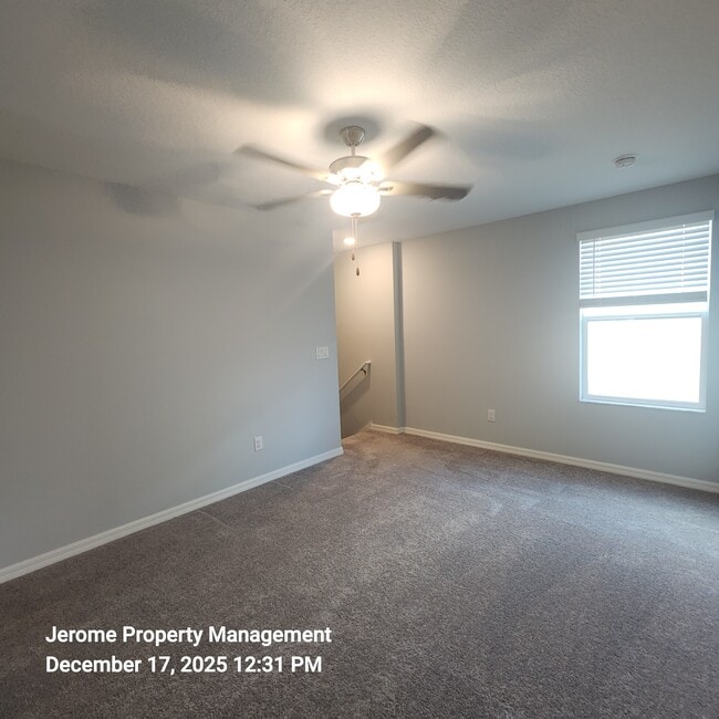 Building Photo - 2546 Leonia Ln