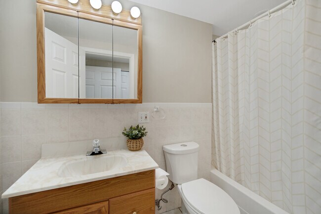 Building Photo - 439 Bay Tree Cir