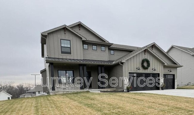 Building Photo - 13812 S 52nd St