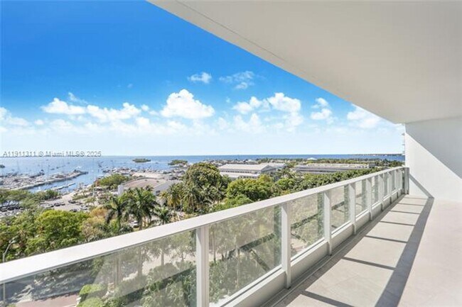 Building Photo - 2627 S Bayshore Dr