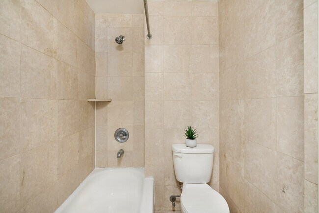 Building Photo - 234 W 73rd St