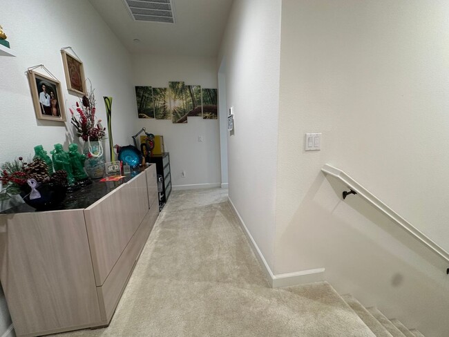 Building Photo - Room for Rent in Stanton-Prime Location