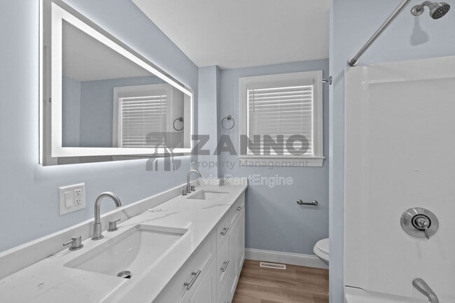 Building Photo - 24 Vernon Ave