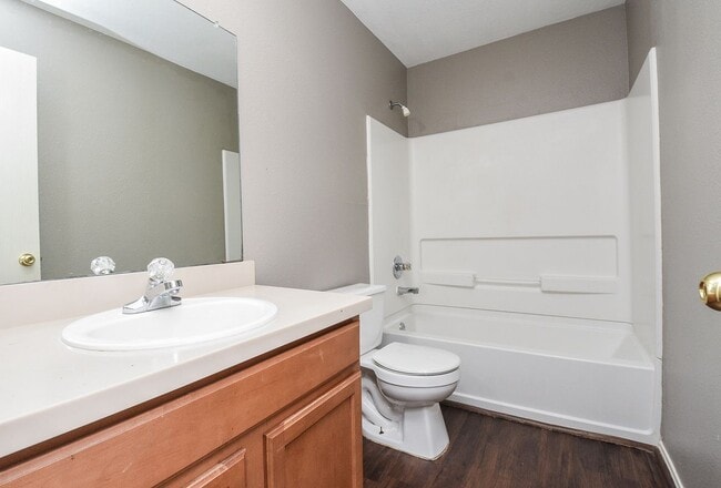 Building Photo - 642 Kiley Dr