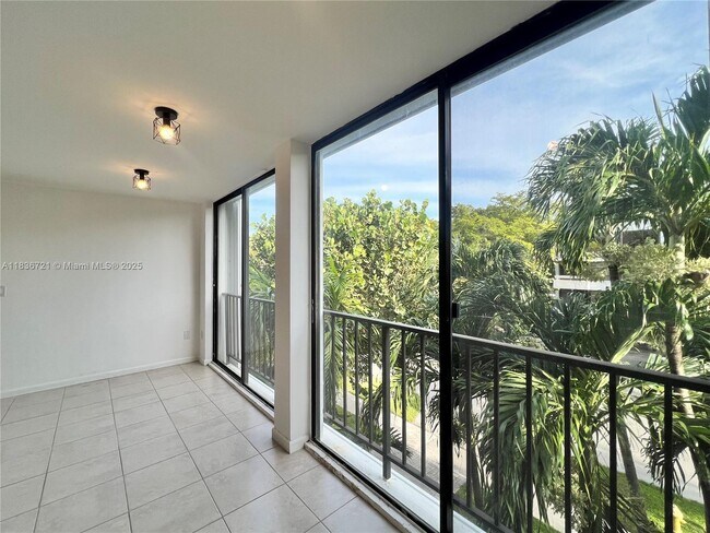 Building Photo - 155 Sunrise Dr