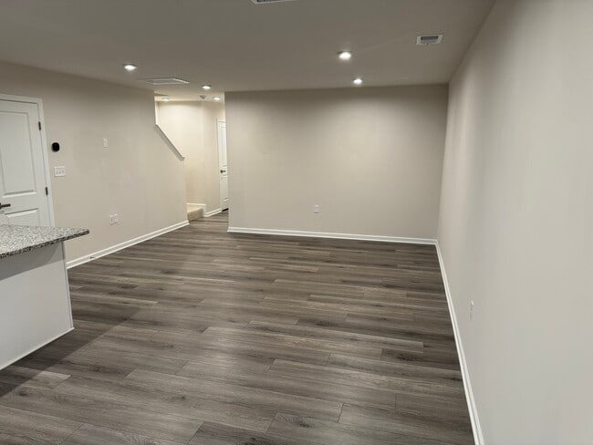 Building Photo - 1100 Aubrey Mdws Pl