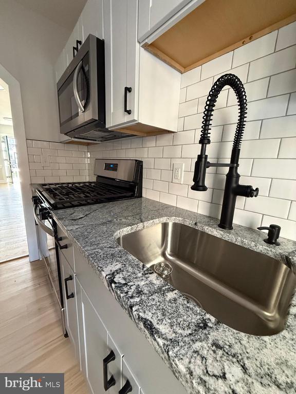 Building Photo - 1263 S Merrimac Rd