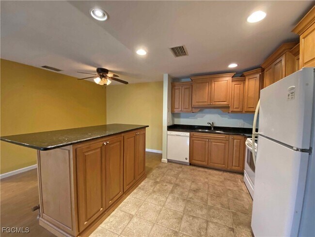 Building Photo - 6112 Principia Dr