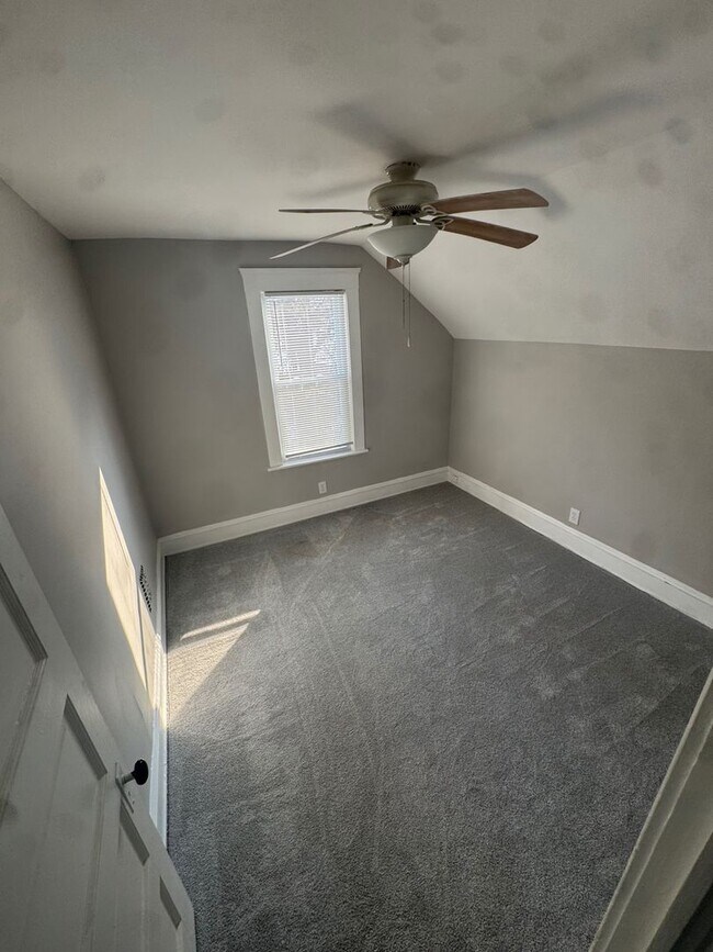 Building Photo - Well-Maintained 3-Bedroom Single-Family Home – $1,450 Rent | Cleveland