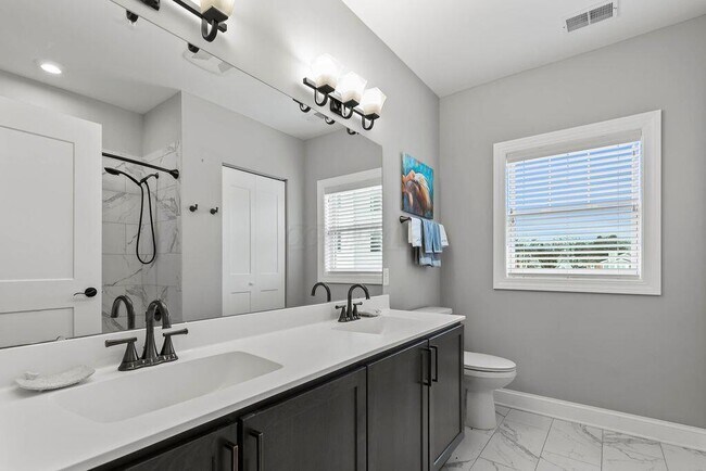 Building Photo - 5339 Highpointe Lakes Dr