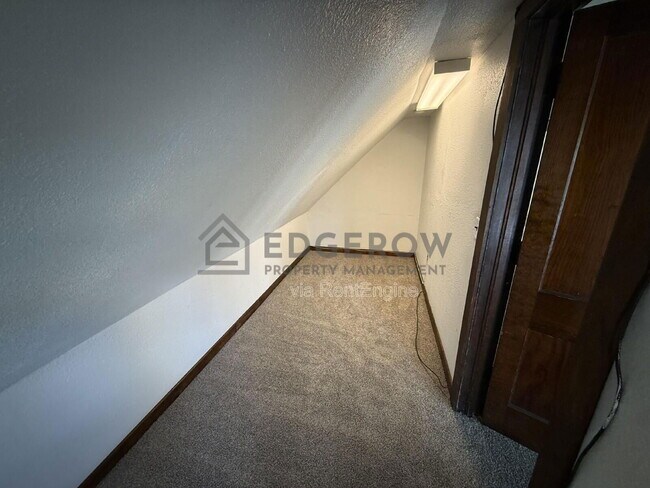 Building Photo - 1029 Tamarack Ave NW