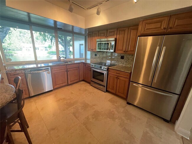 Building Photo - 9301 SW 54th St