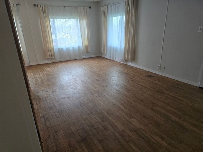 Building Photo - 3 bed 2 bath Mobile Home for rent  Rent in Grants Pass