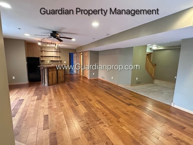 Building Photo - Minnetonka Home, 3 Car Garage, Large Primary, Updated Kitchen, Patio