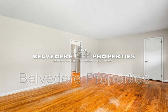 Building Photo - 2203 Oak Hill Dr
