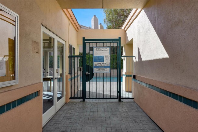 Building Photo - 990 Alpine Terrace