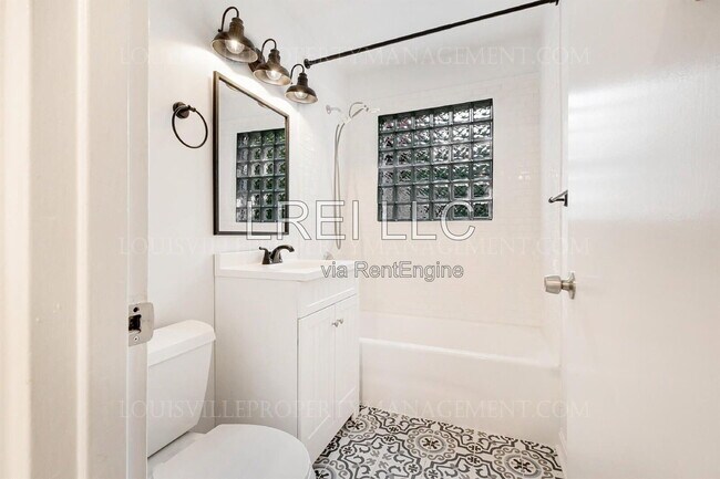 Building Photo - 4105 Stoneview Dr