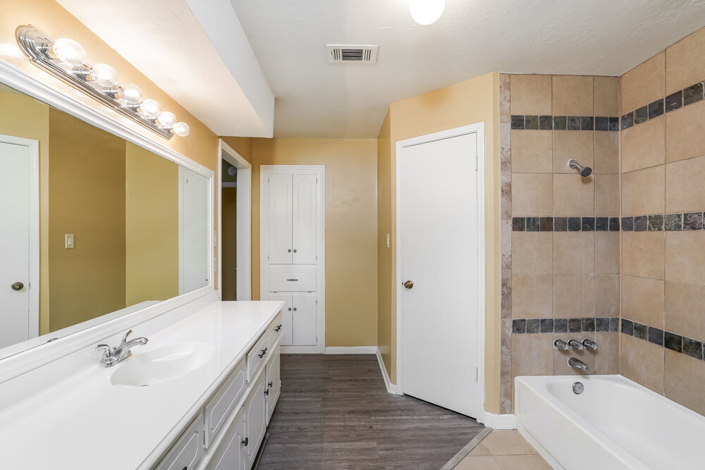 Building Photo - 23331 Bayleaf Dr