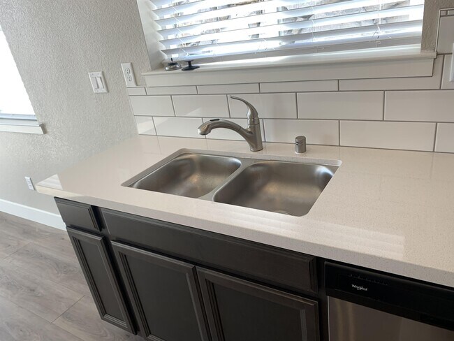 Building Photo - 7600 Arya Ct