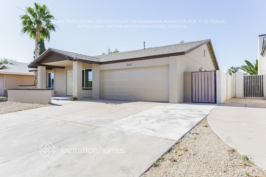 Building Photo - 2047 E Cornell Dr
