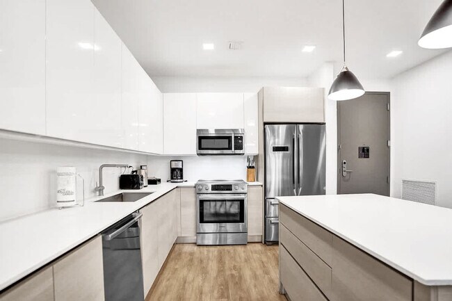 Building Photo - 1220 17th St