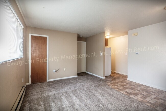 Building Photo - 1301 Burton Ct