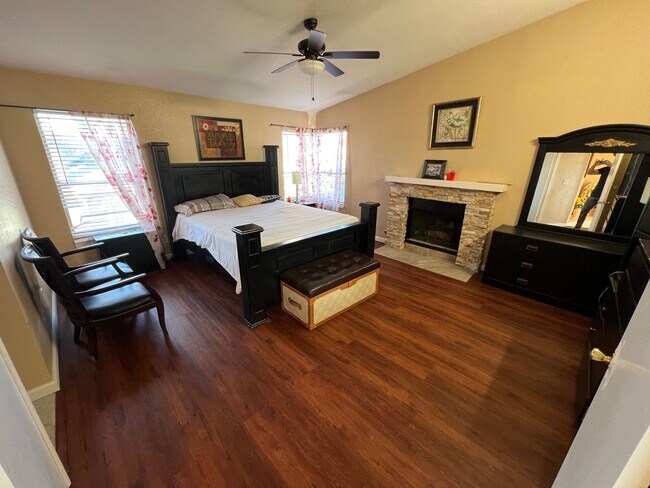 Building Photo - 4BD/3BA HOME IN SPRING VALLEY W/ SOLAR, POOL & SPA!