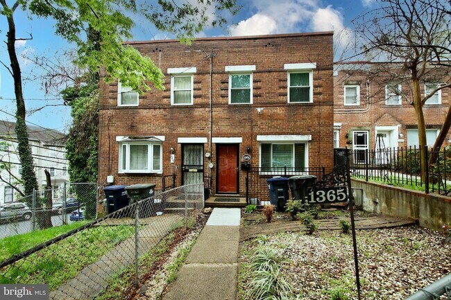 Building Photo - 1365 Talbert Terrace SE