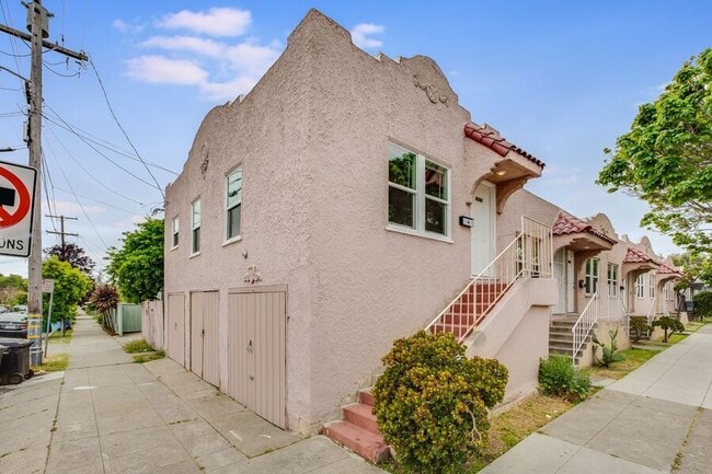 Building Photo - 2638 Sacramento St