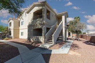 Building Photo - Upstairs 2 br unit in gated community with pool/spa/bbq area